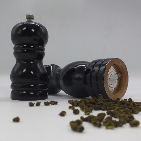 黑色橡胶木胡椒罐